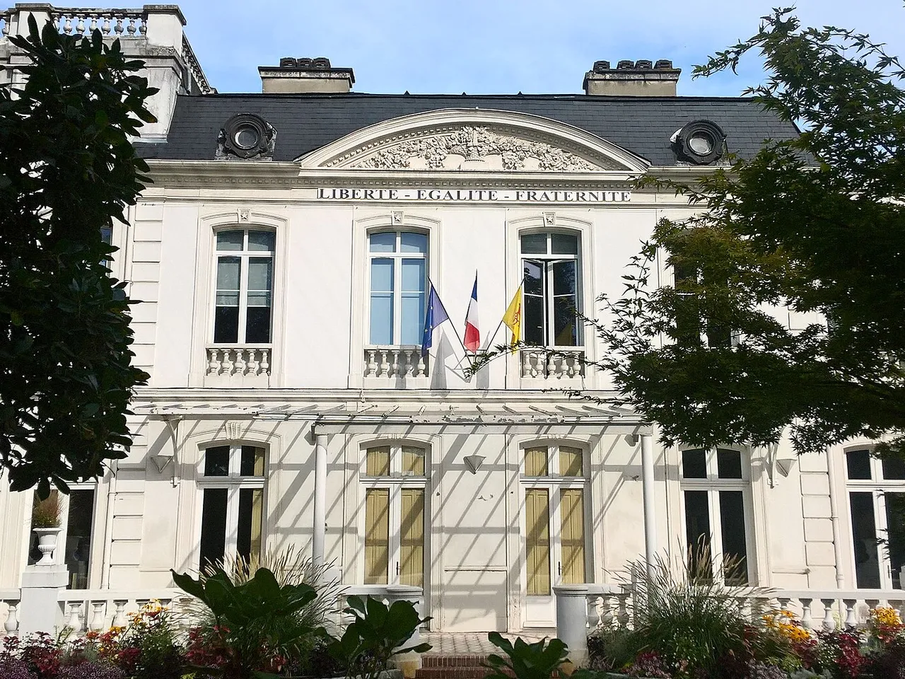 La façade de l’hôtel de ville de Billère
